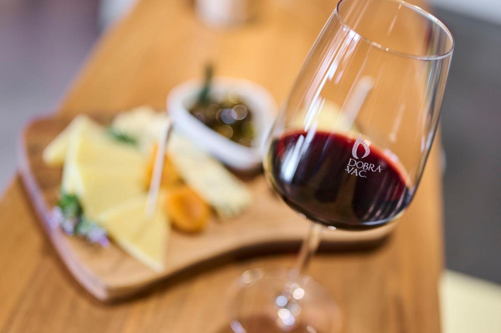 Villa Dobravac Wine Estate Ровин Екстериор снимка