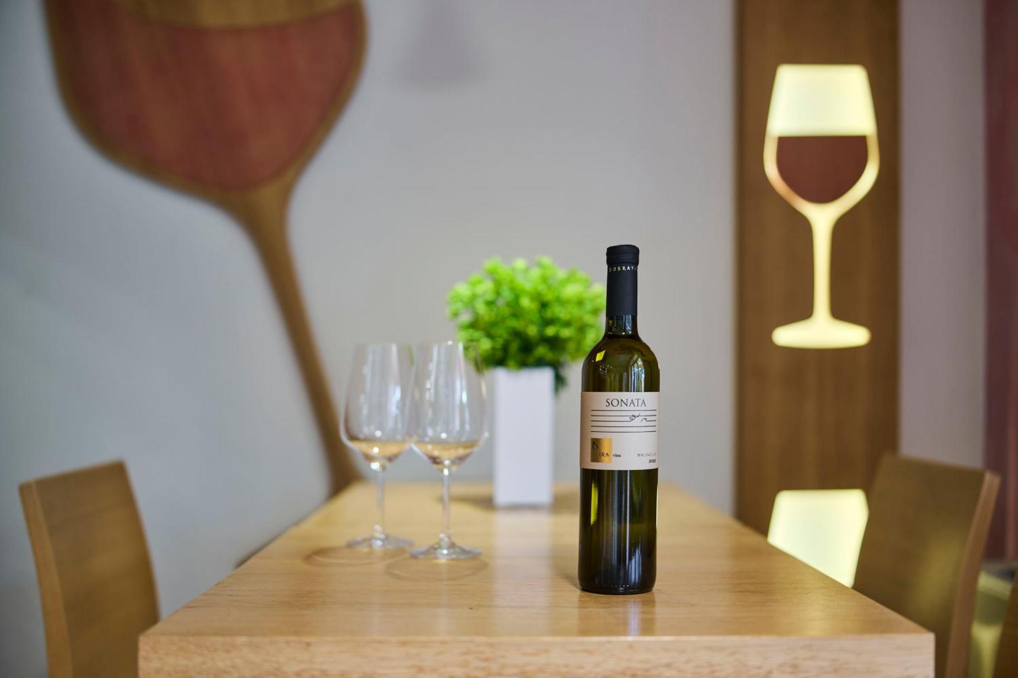 Villa Dobravac Wine Estate Ровин Екстериор снимка